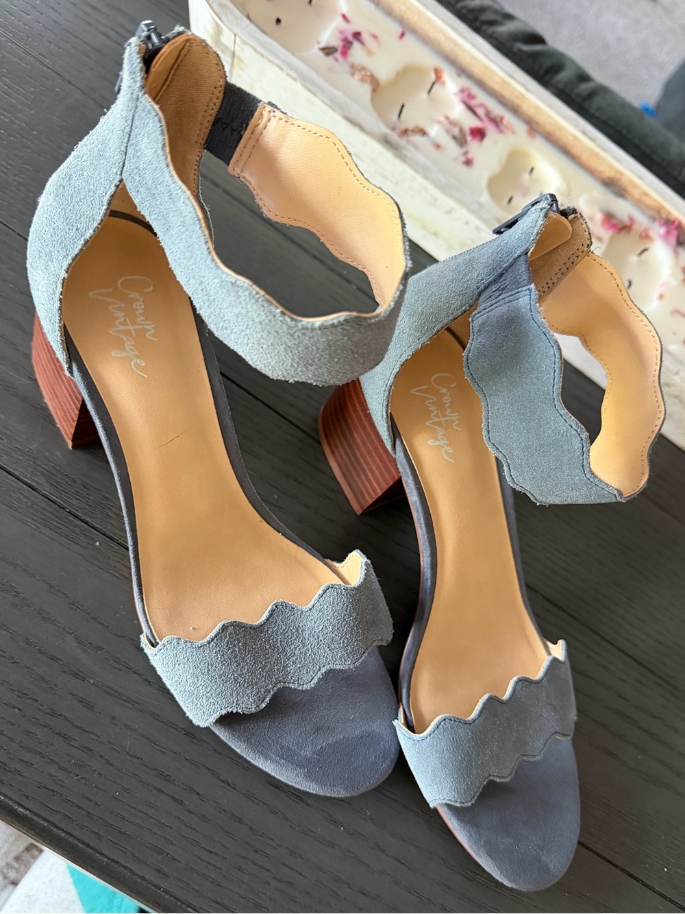 blue suede Crown Vintage Thelania sandals